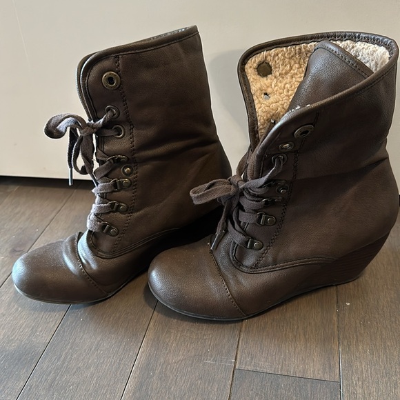 Call it Spring 2-way boots size 7 - Picture 3 of 6